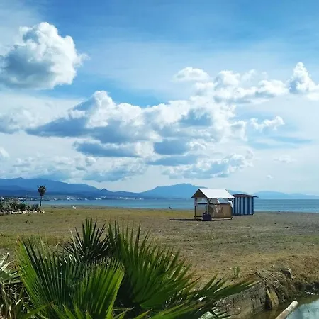 Mikonos Playa: Beachfront Retreat With Marina Access Apartment *