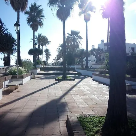 Apartament 28 Mikonos Playa In Puerto De La Duquesa 2 Bed 2 Bath Ideally Located To The Beach & Marina *